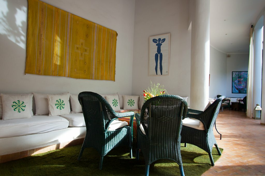 Hotel82
