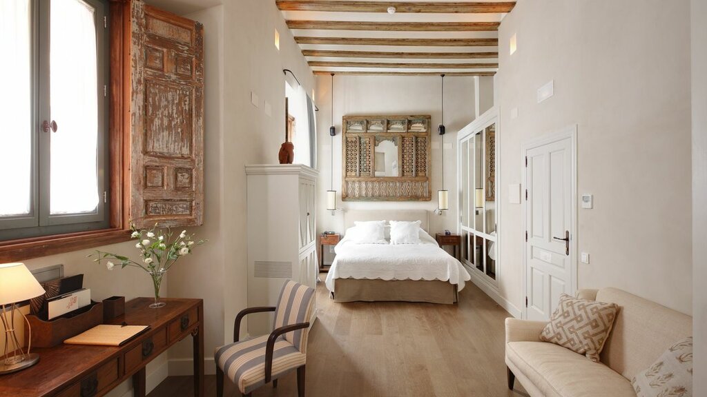Hotel895