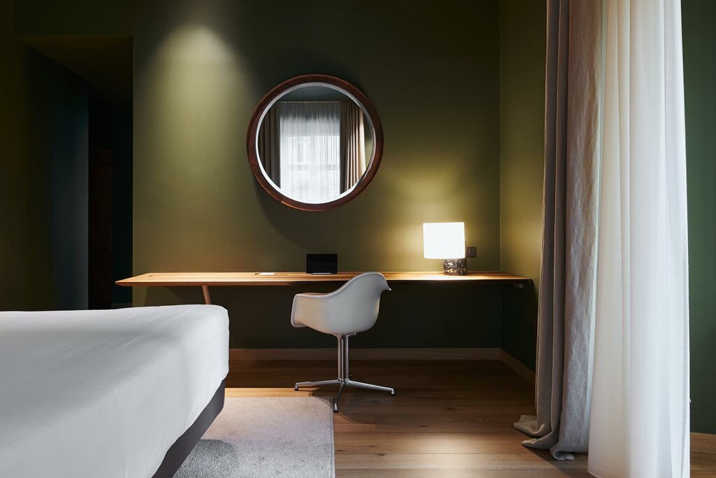 Hotel893