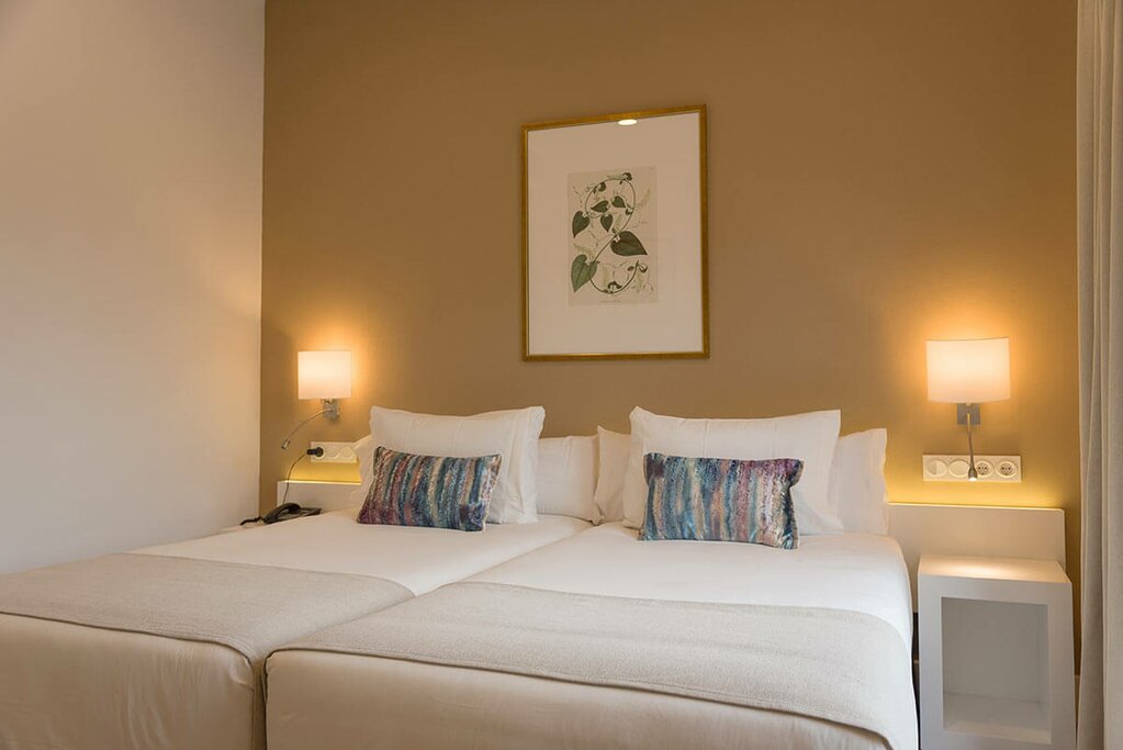 Hotel775