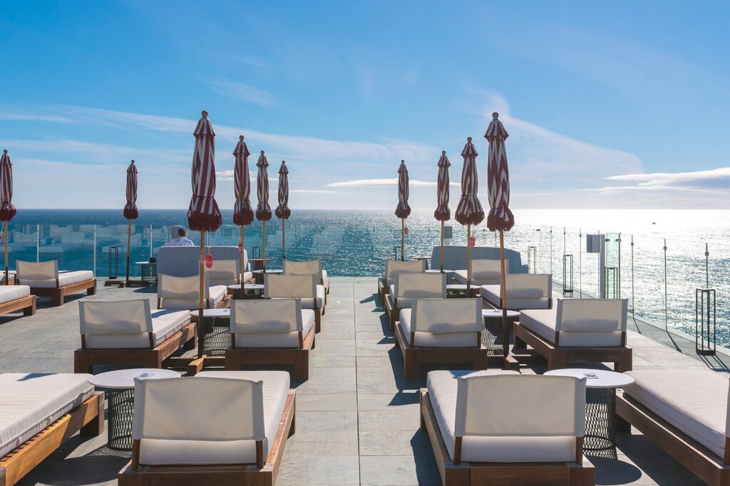 Hotel956