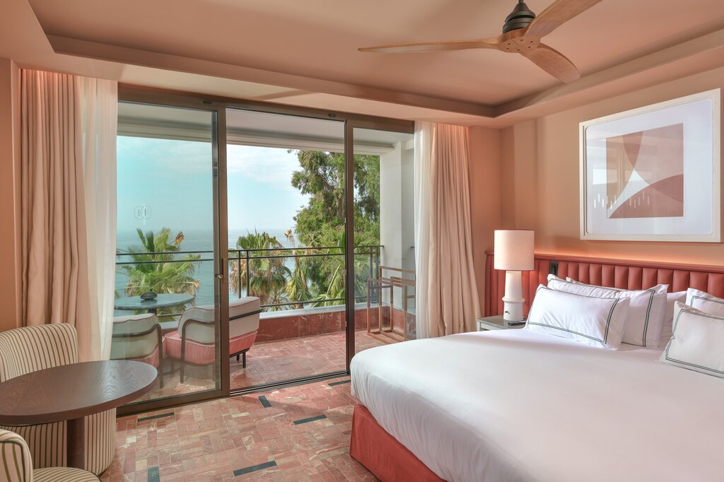 Hotel956