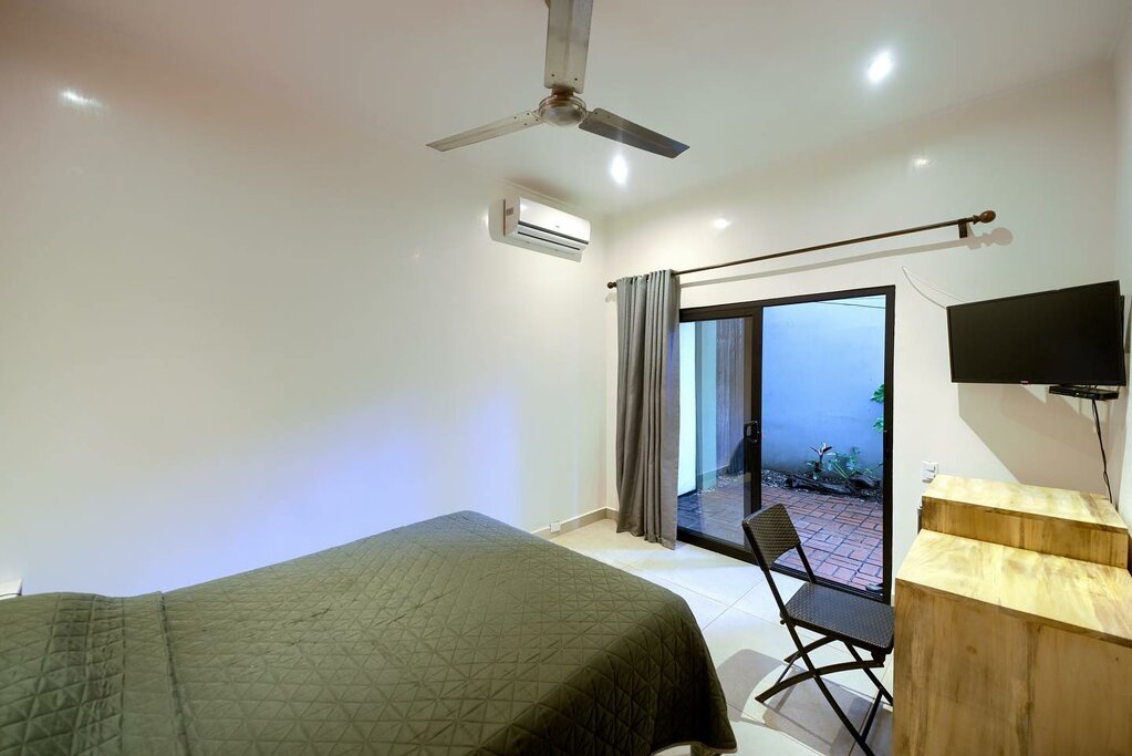Hotel328
