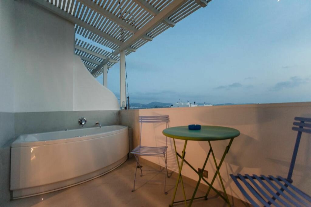 Hotel537