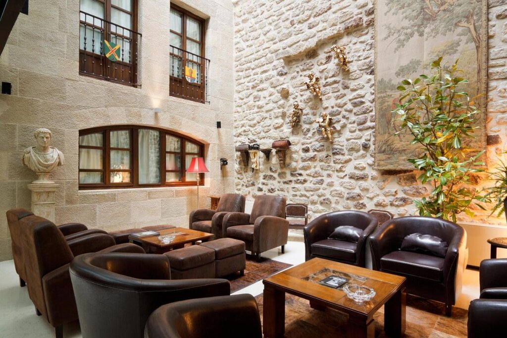 Hotel746