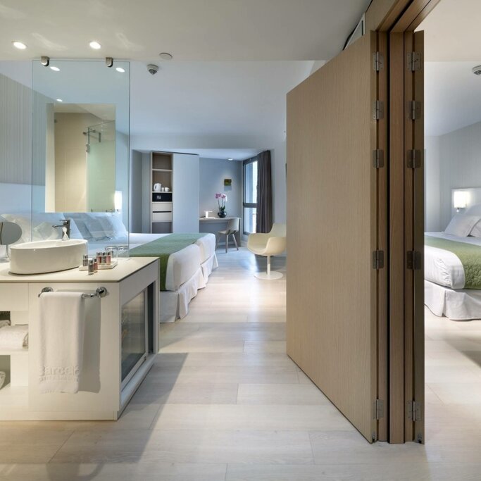 Hotel766