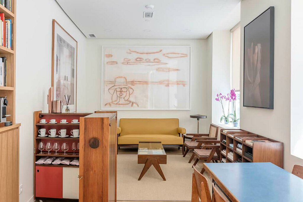Hotel699