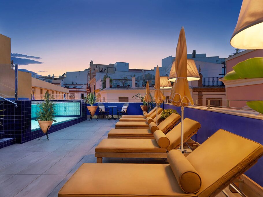 Hotel712