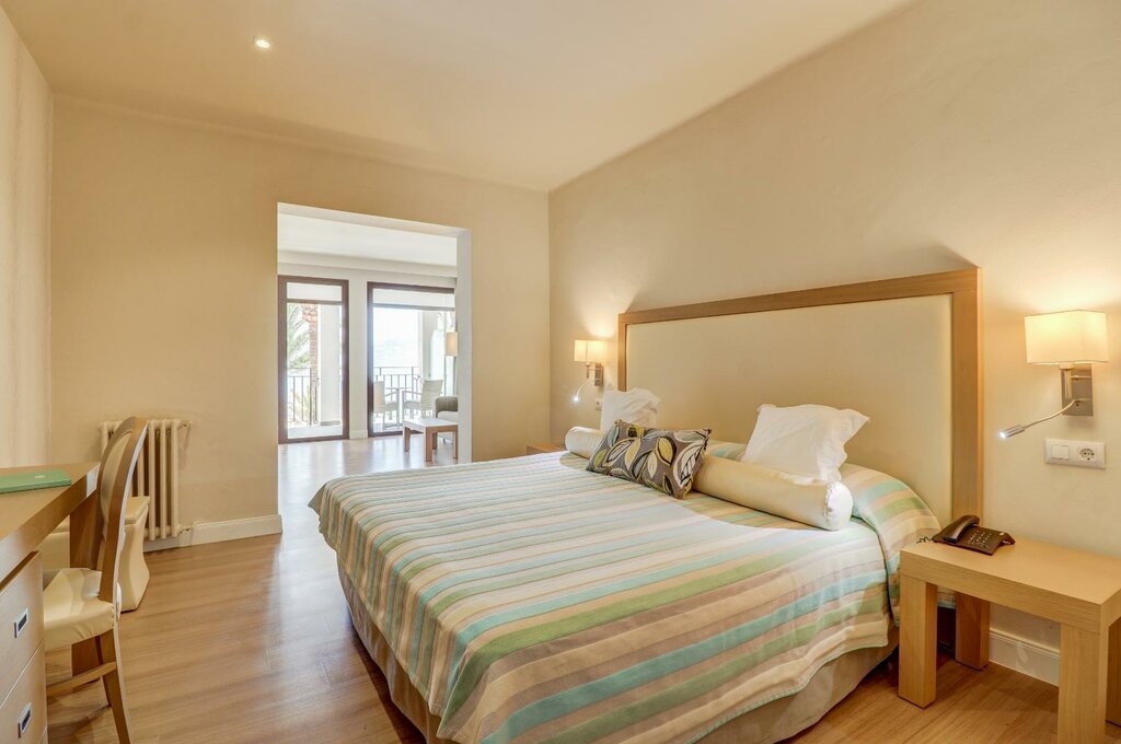 Hotel996