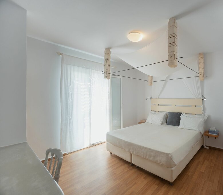 Hotel537
