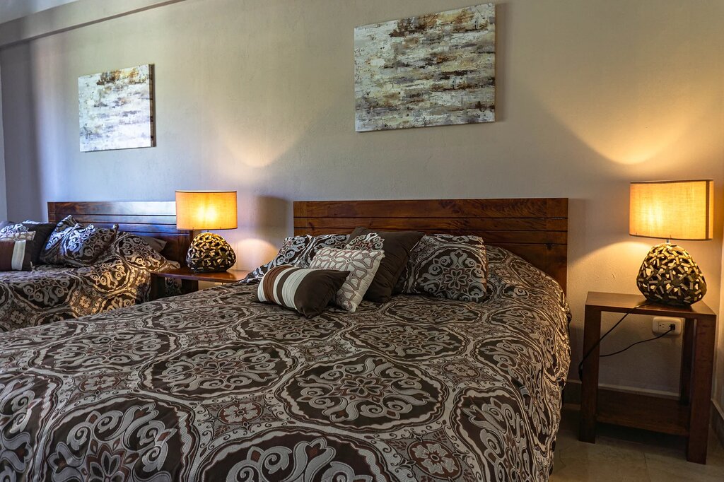 Hotel323