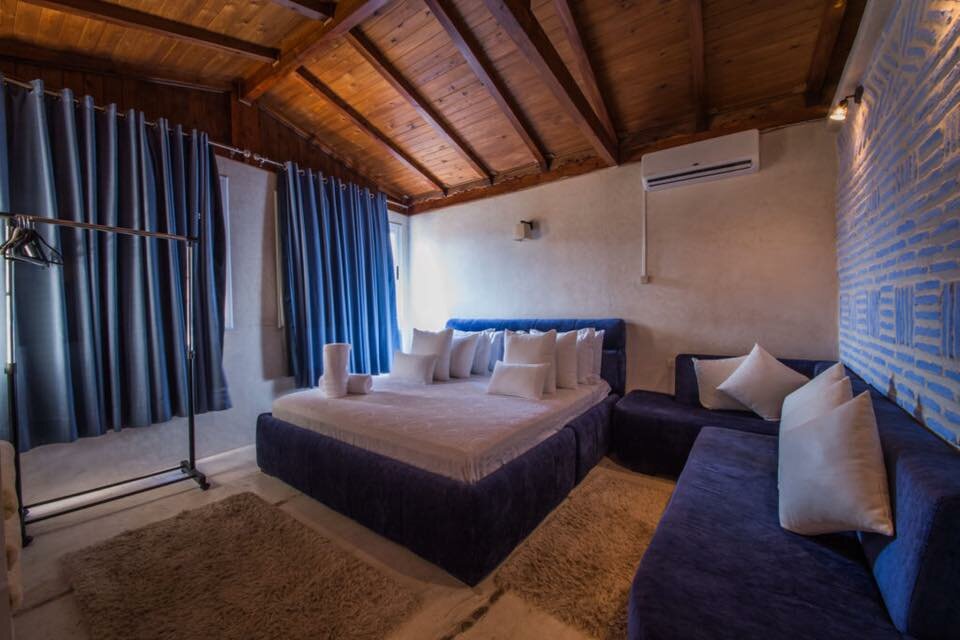 Hotel87