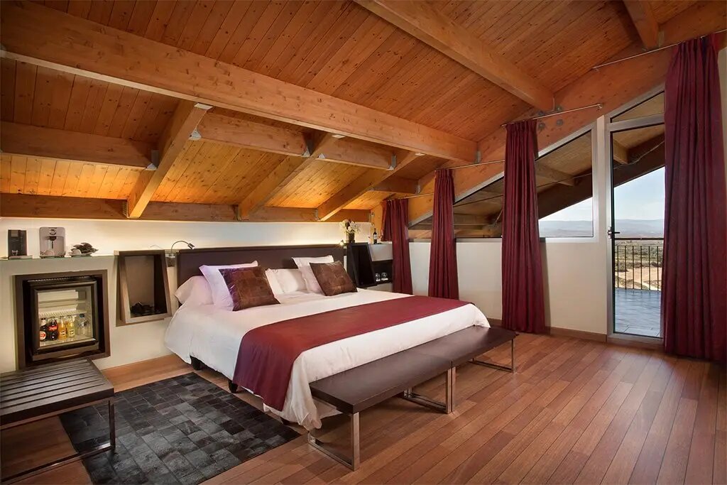 Hotel878