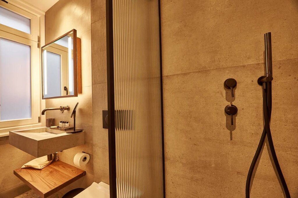 Hotel534