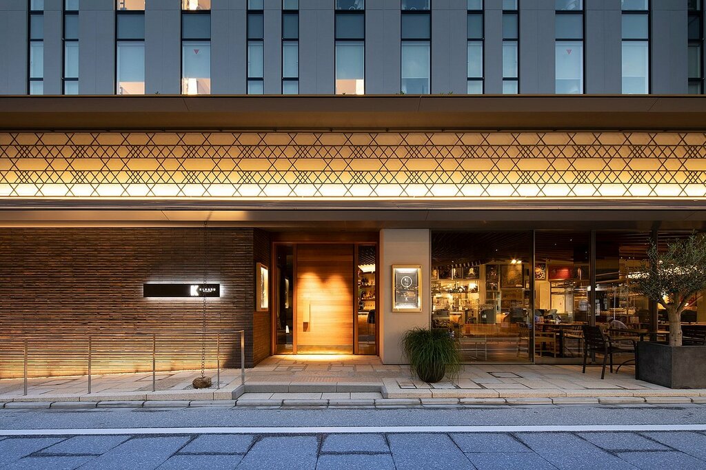 Hotel111