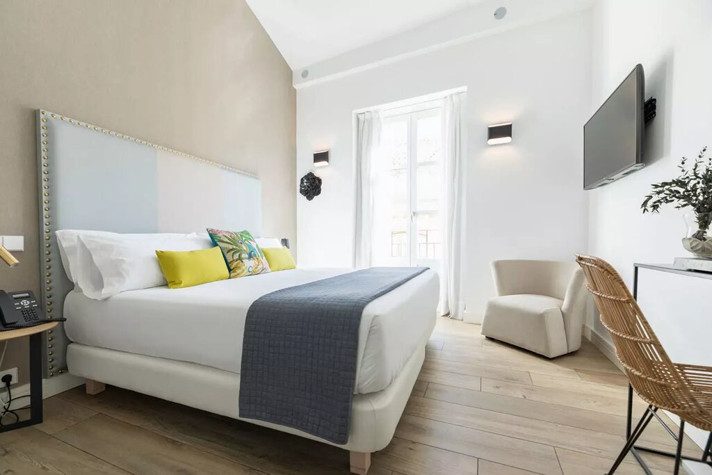 Hotel744