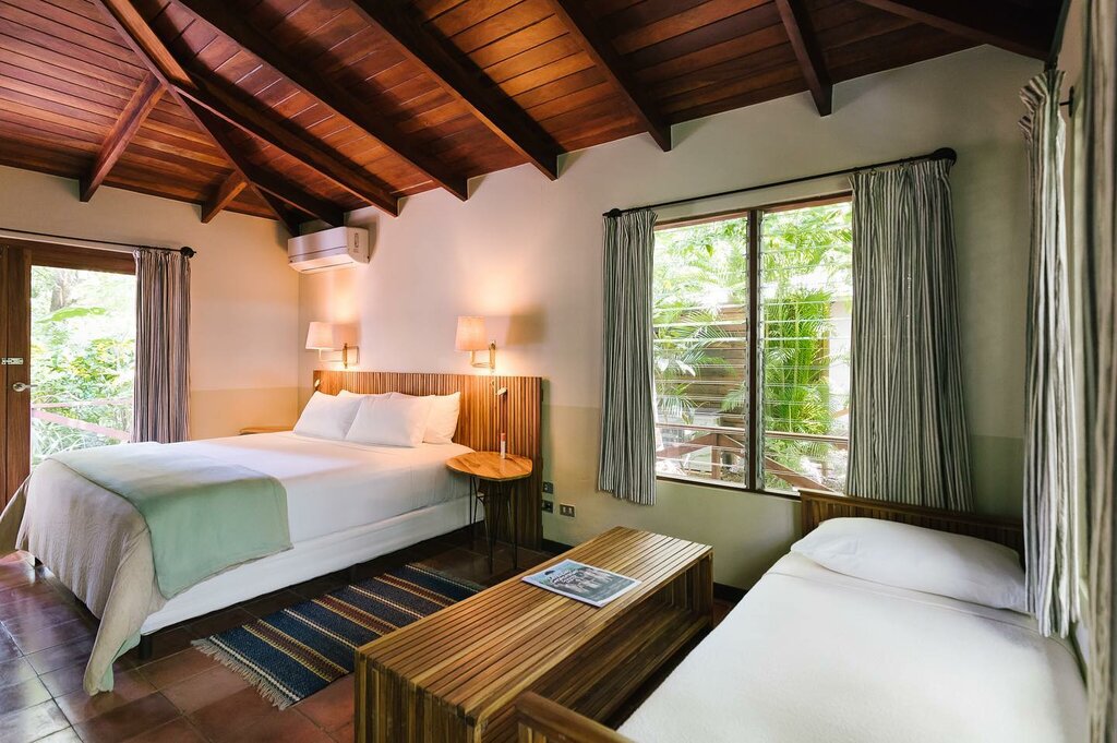 Hotel295