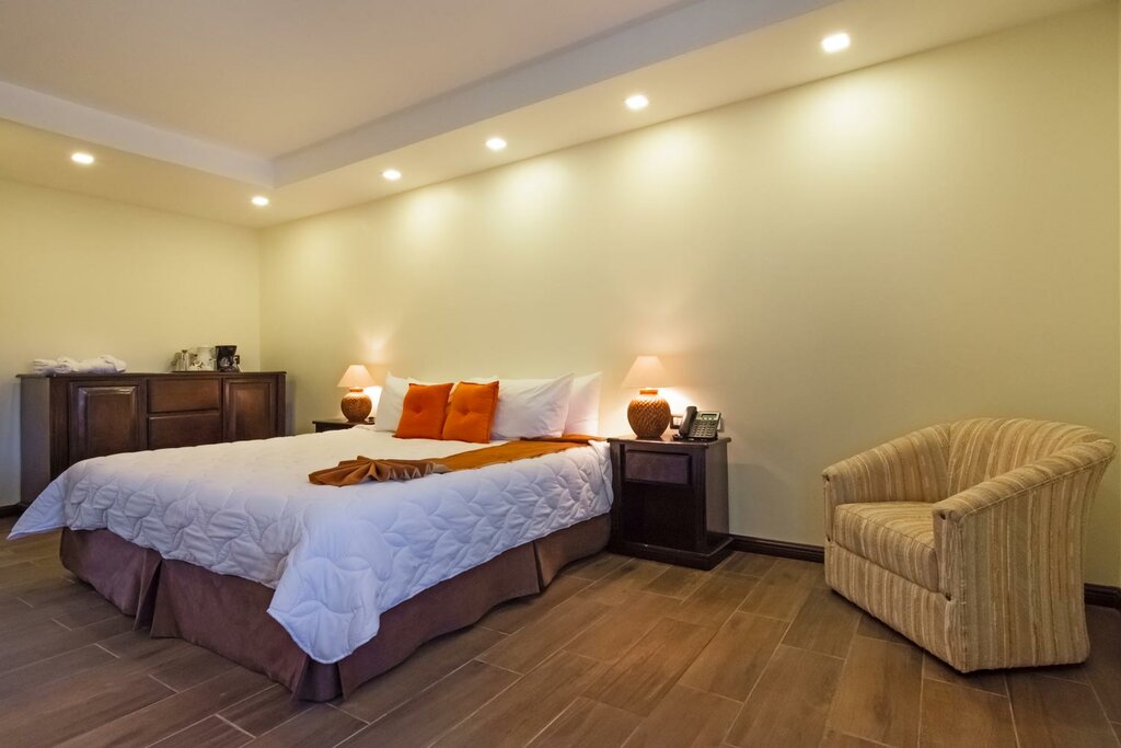 Hotel200