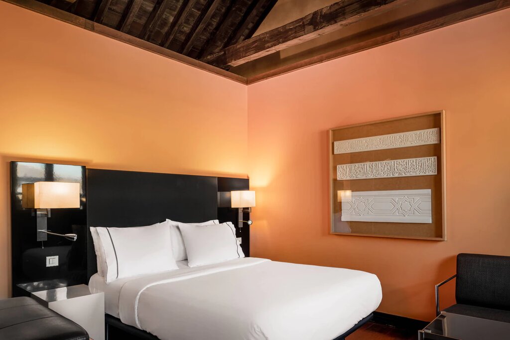 Hotel805