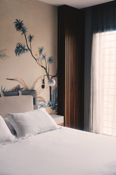 Hotel749