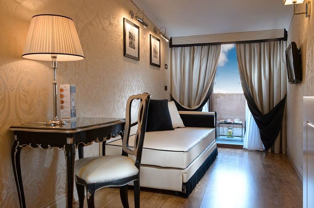 Hotel6