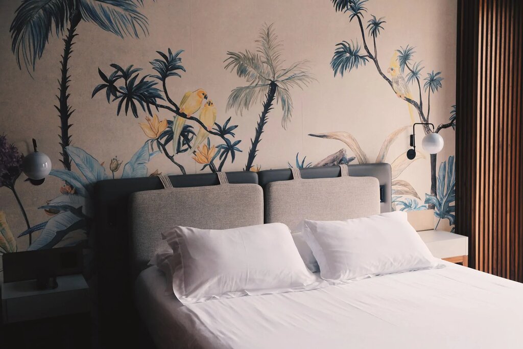Hotel749