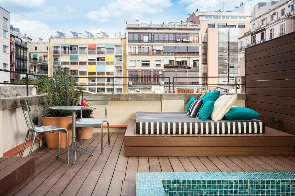 Hotel743