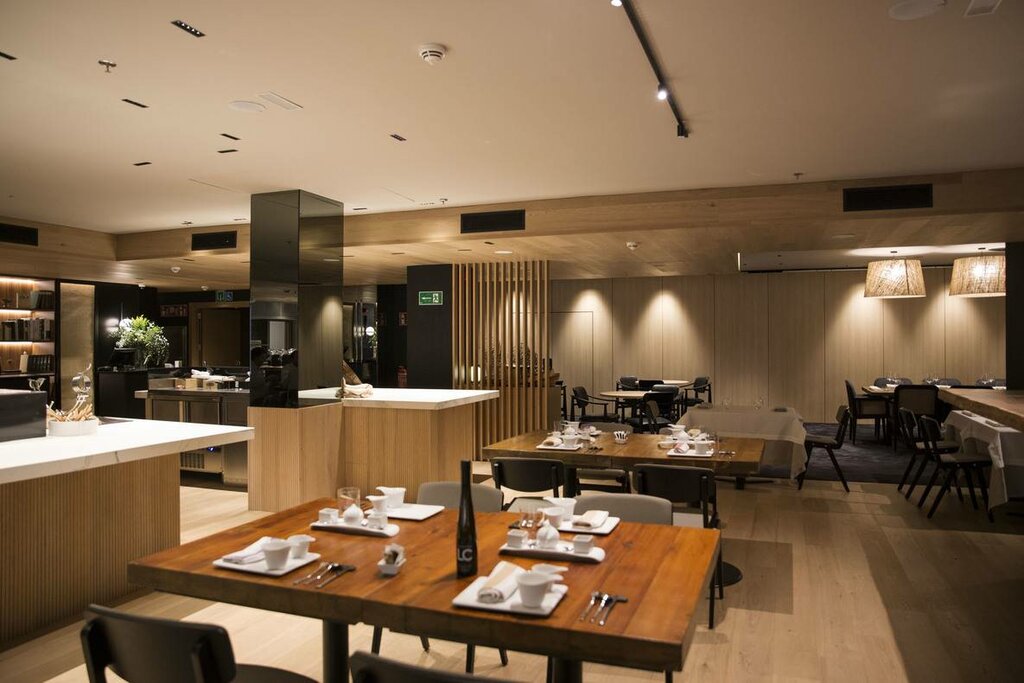 Hotel896