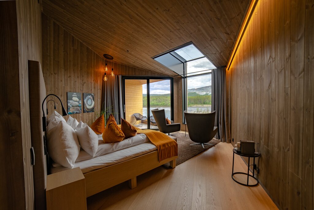 Hotel374