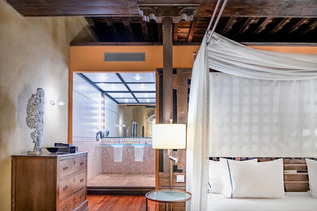 Hotel805