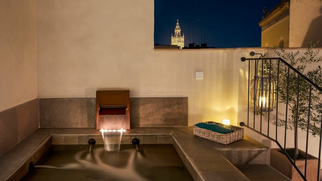 Hotel895