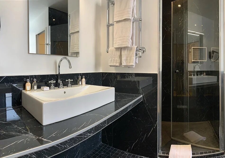 Hotel1281