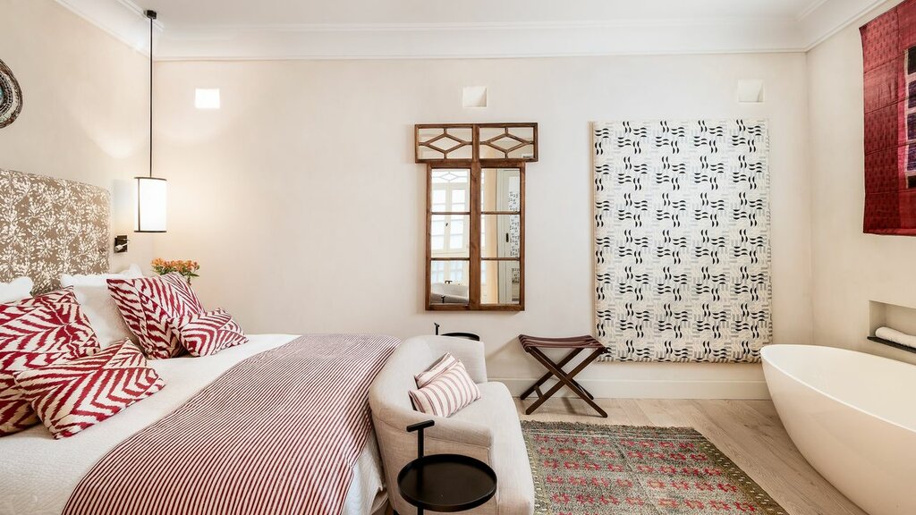 Hotel895