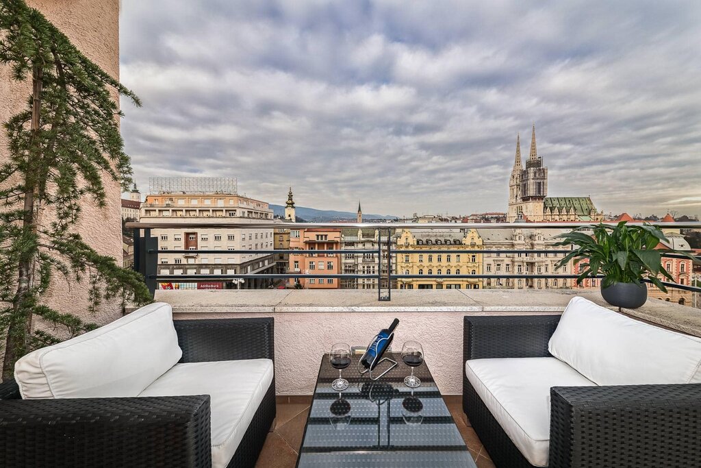 Hotel1336