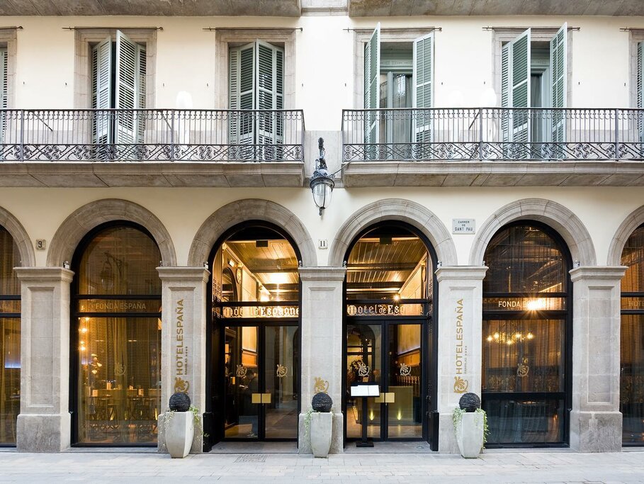 Hotel818