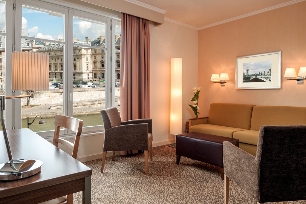 Hotel1295