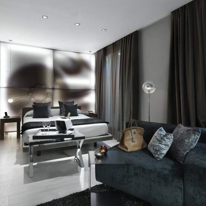 Hotel818
