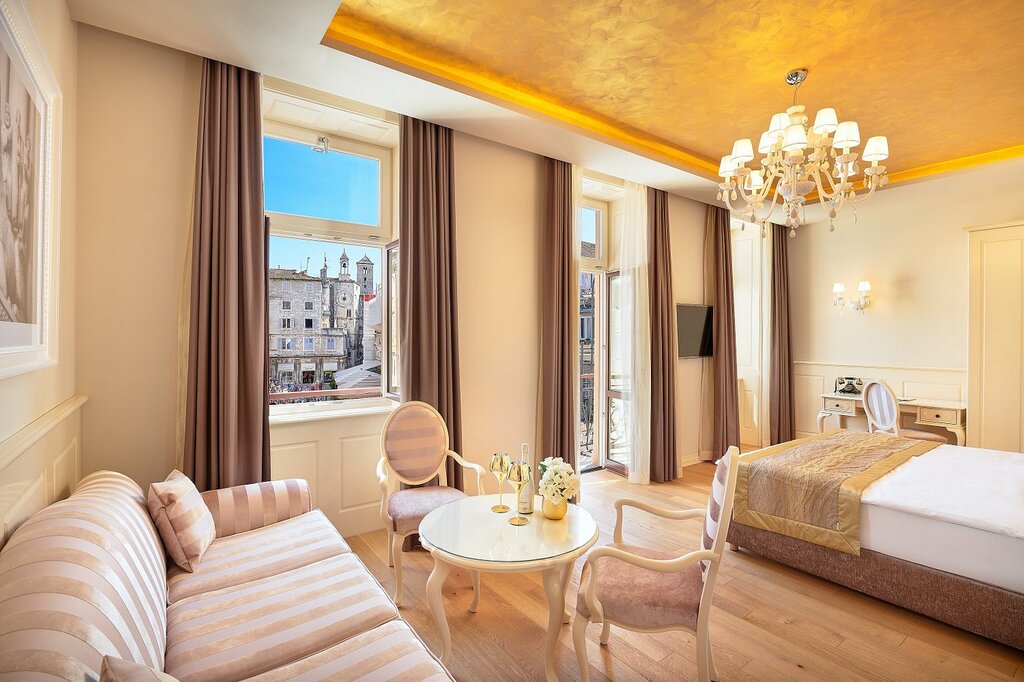 Hotel1353