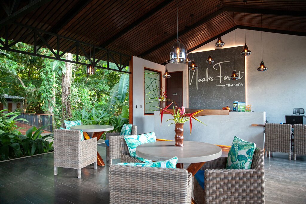 Hotel273
