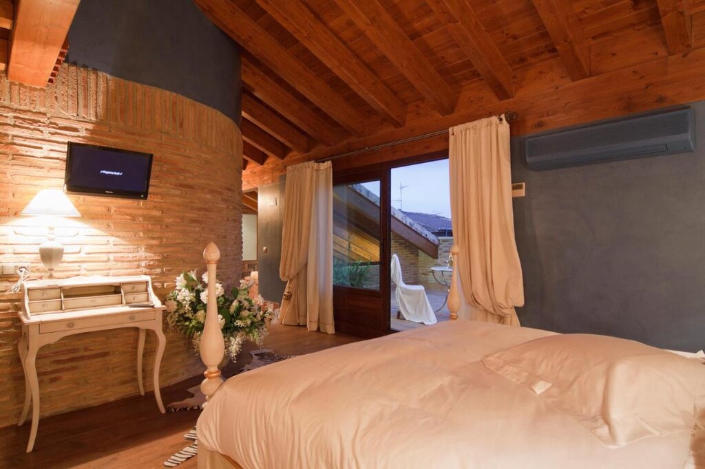 Hotel746