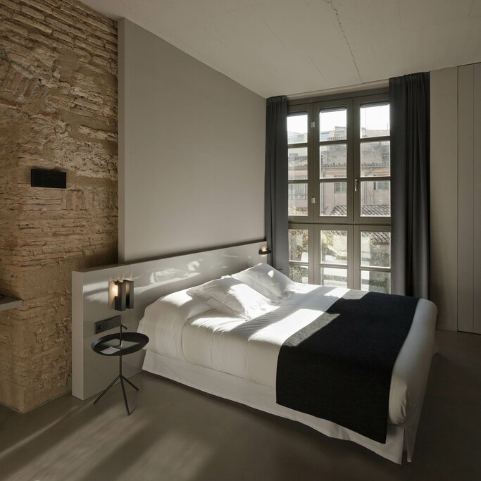 Hotel987