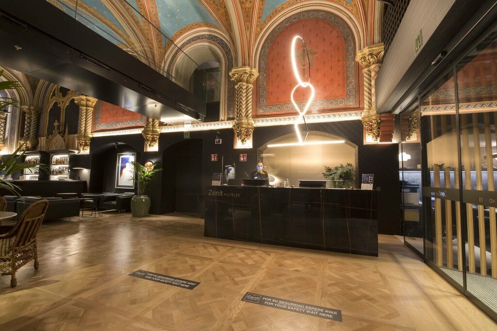 Hotel896