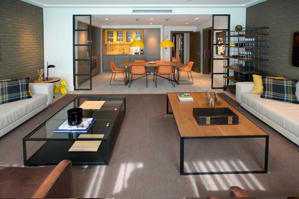Hotel677