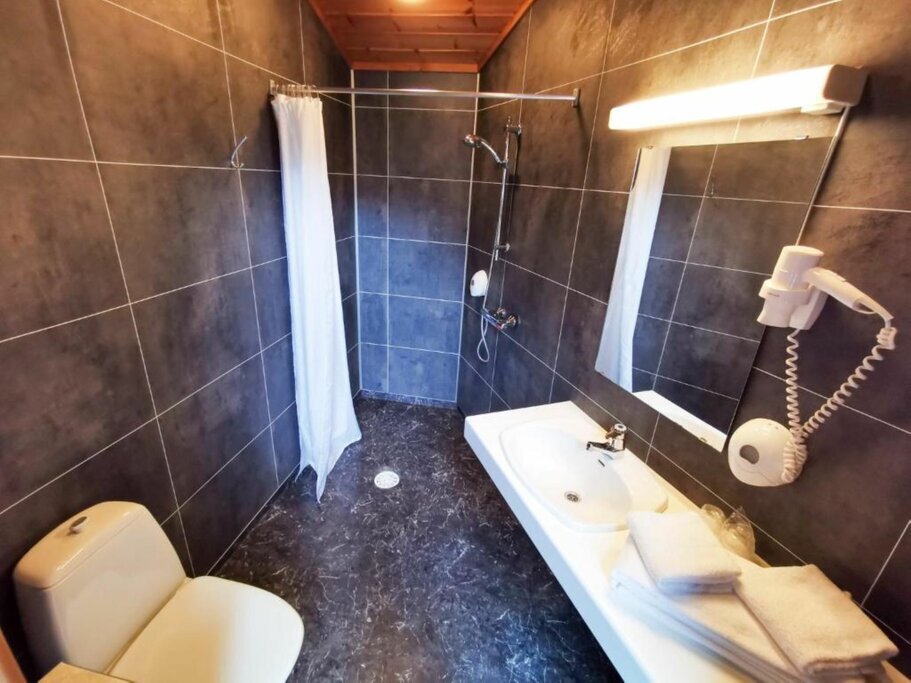Hotel381