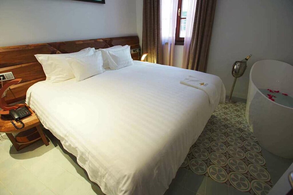 Hotel719