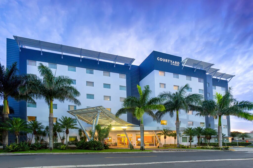 Hotel282