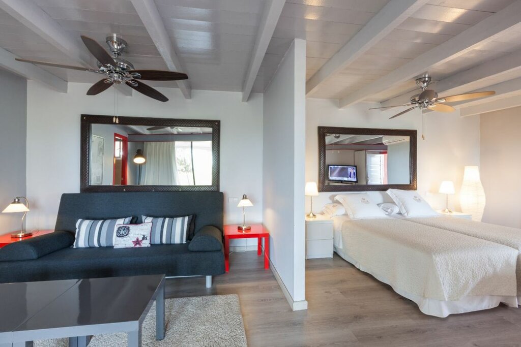Hotel1099