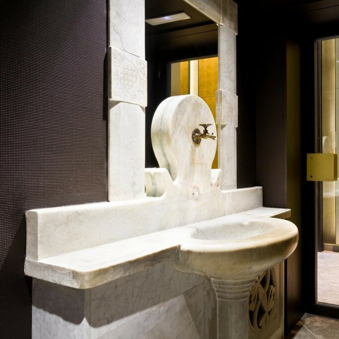 Hotel818