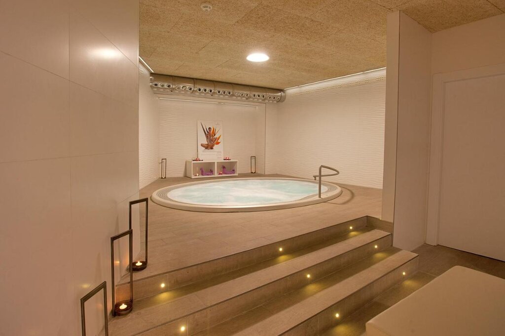 Hotel990