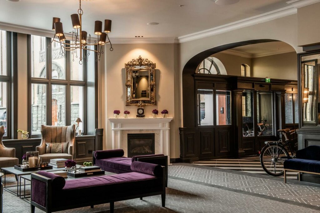 Hotel370